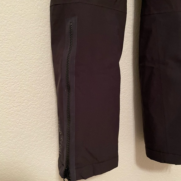 Like NEW Helly Hansen Insulted Pants 🖤 - Picture 3 of 5